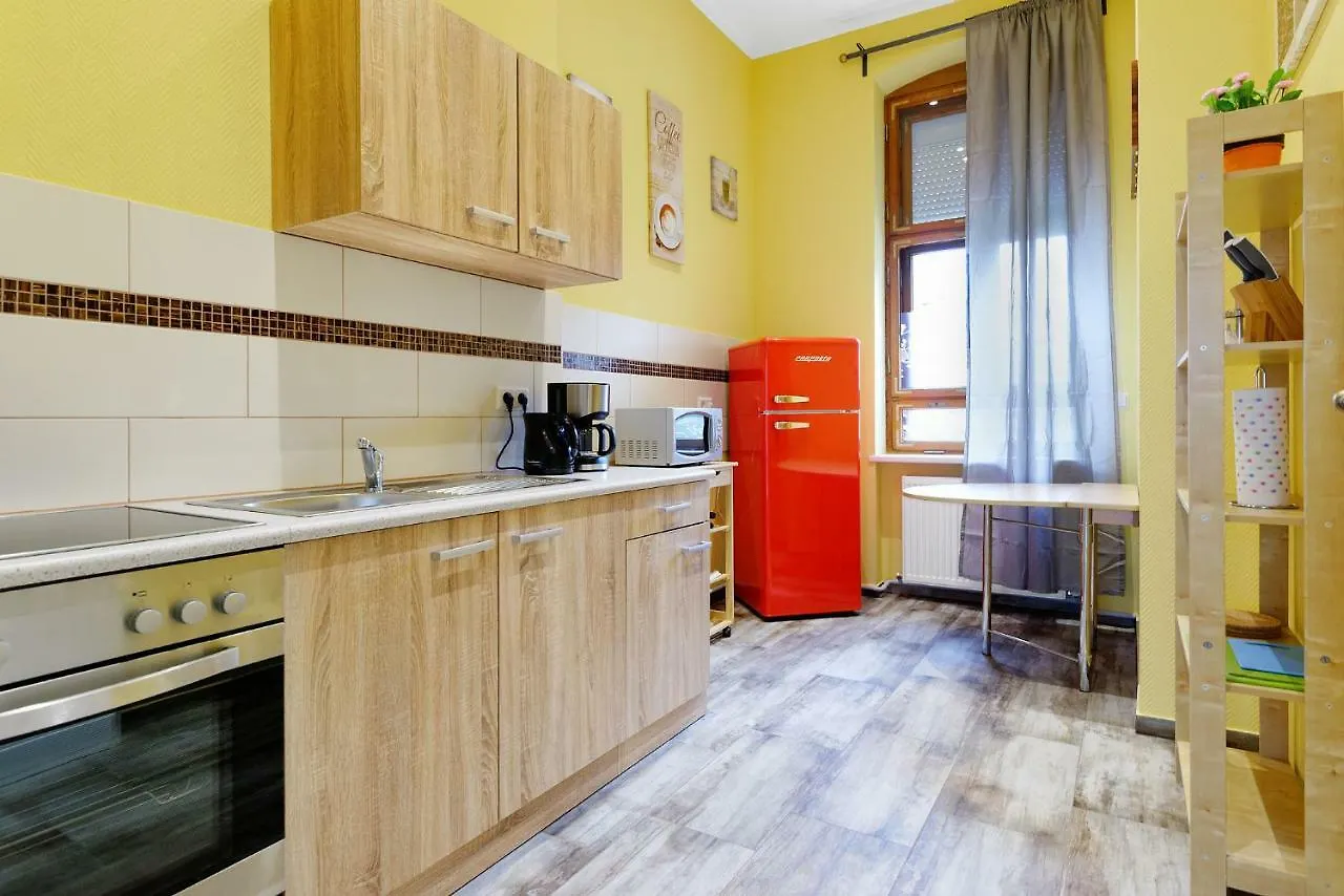 8 People Vacation Apartment Family & Friends Berlin