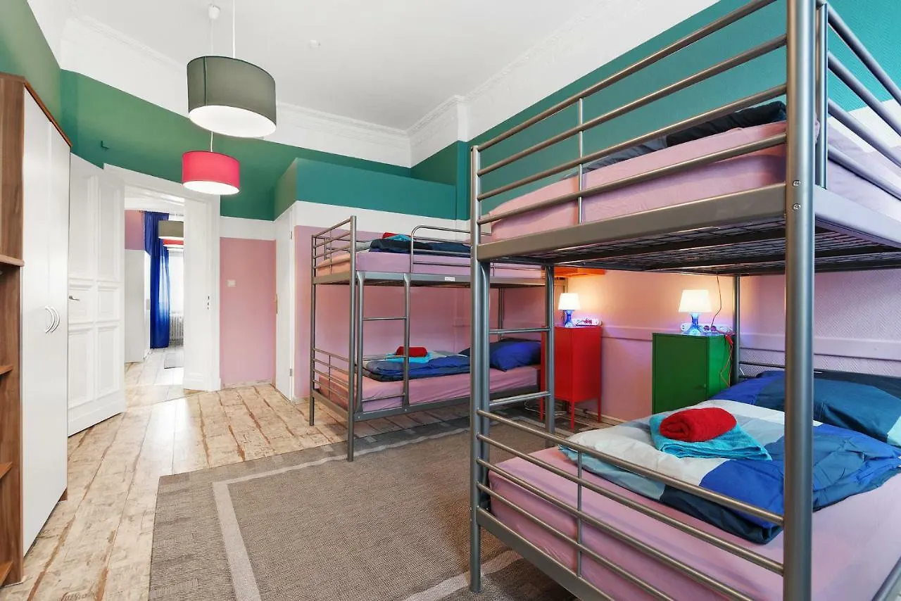 8 People Vacation Apartment Family & Friends Berlin