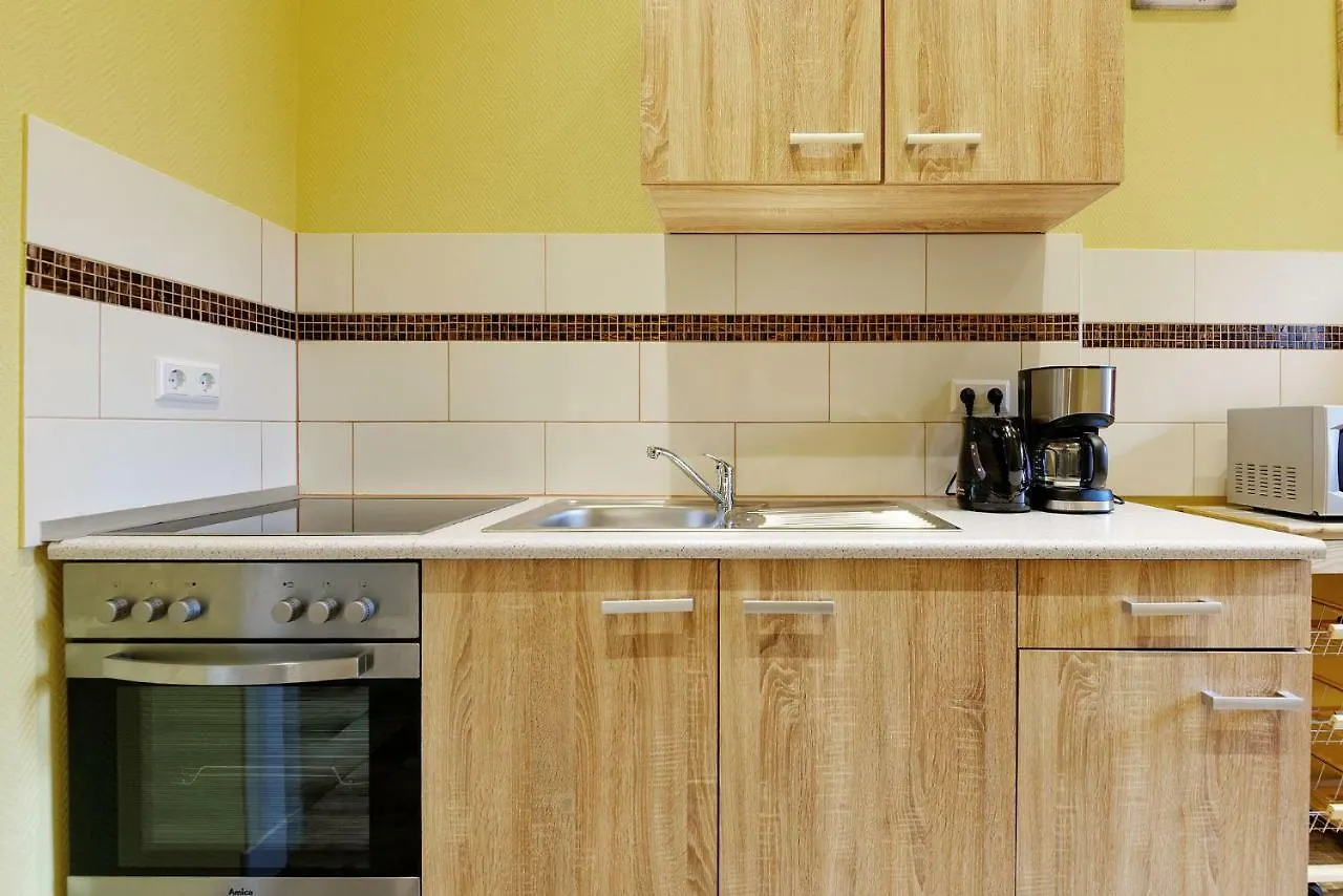 8 People Vacation Apartment Family & Friends Berlin Almanya