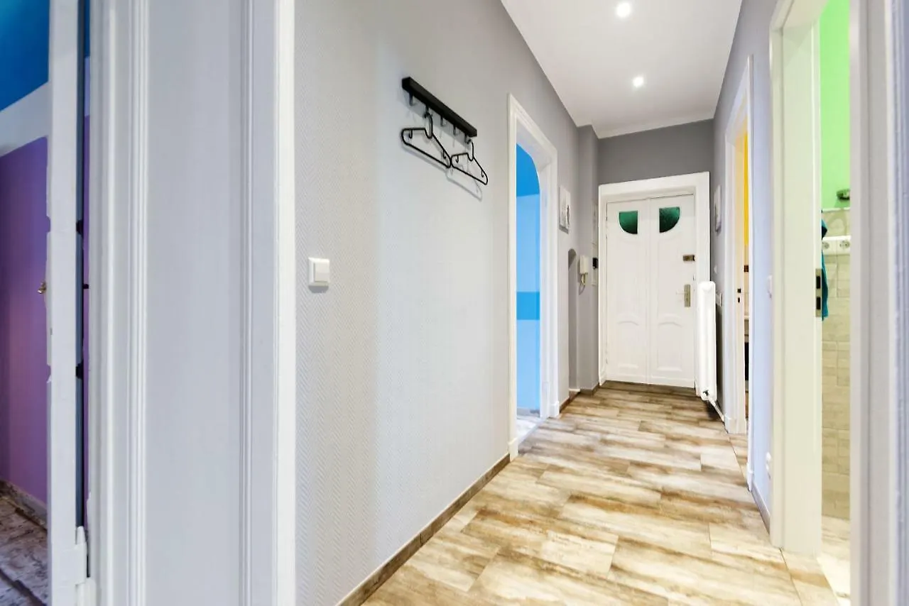 8 People Vacation Apartment Family & Friends Berlin 0*,
