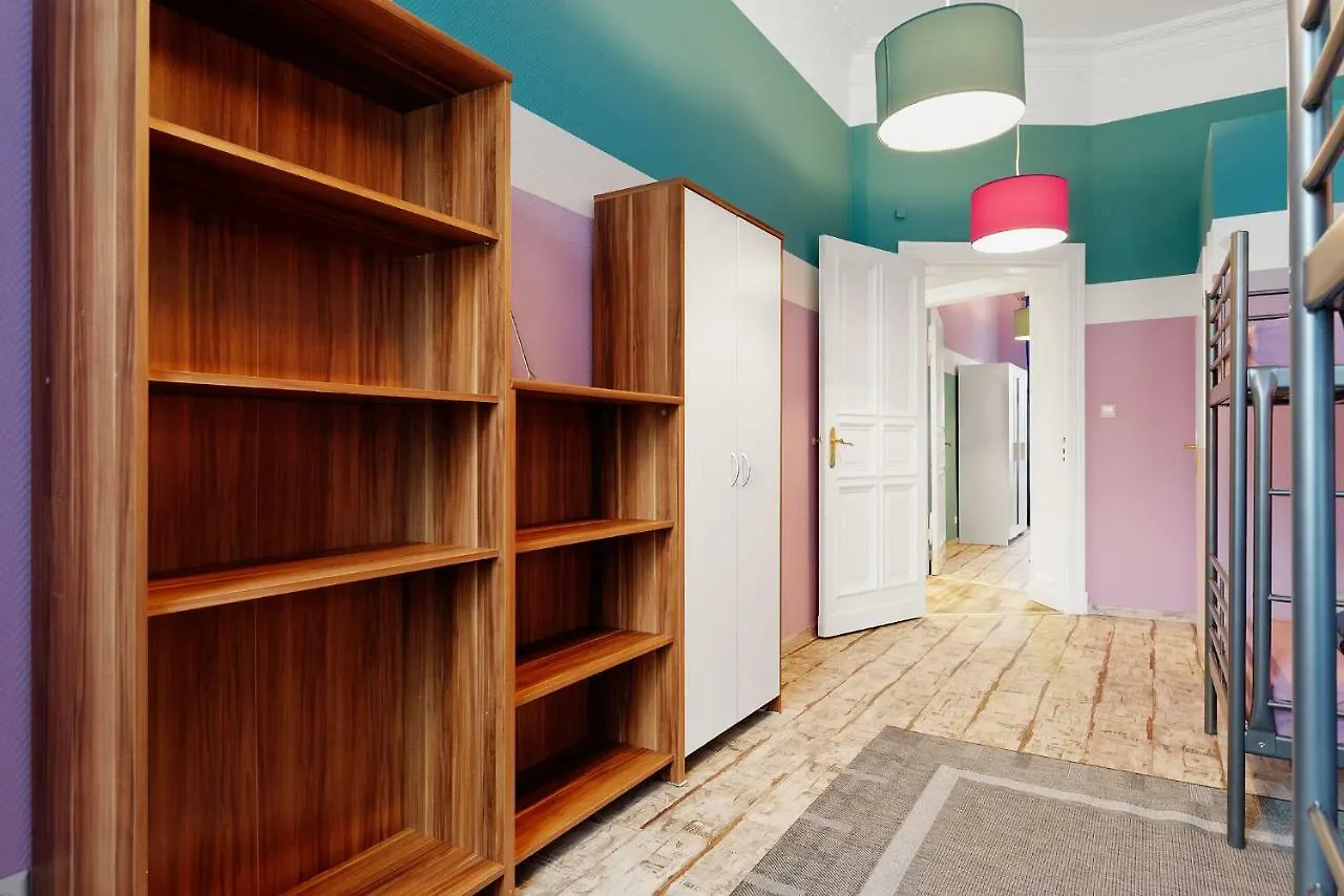 8 People Vacation Apartment Family & Friends Berlin
